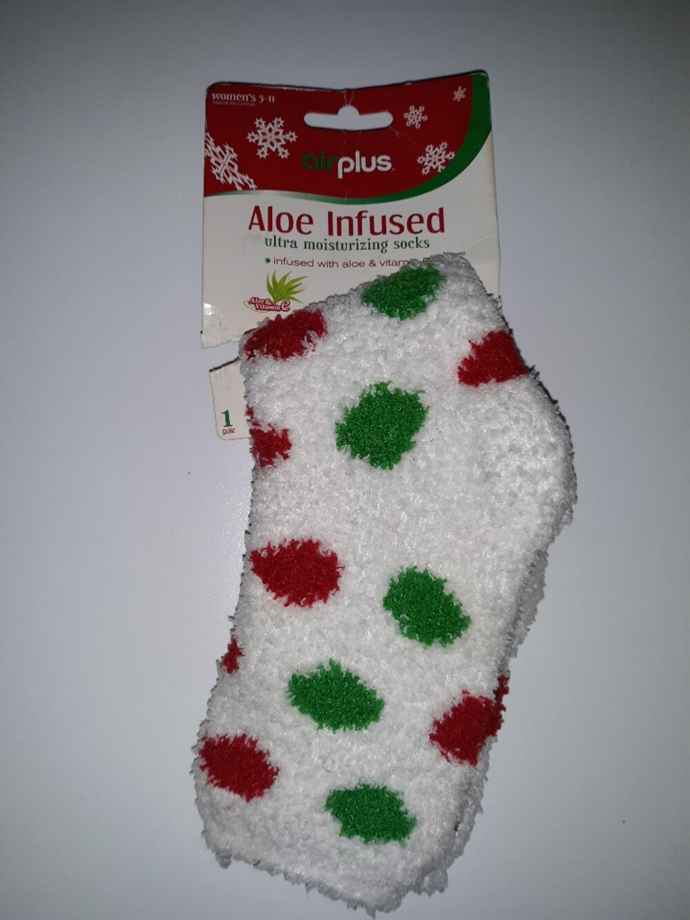 New Airplus Aloe & Vitamin E Infused Moisturizing Fuzzy Christmas Socks 5-11